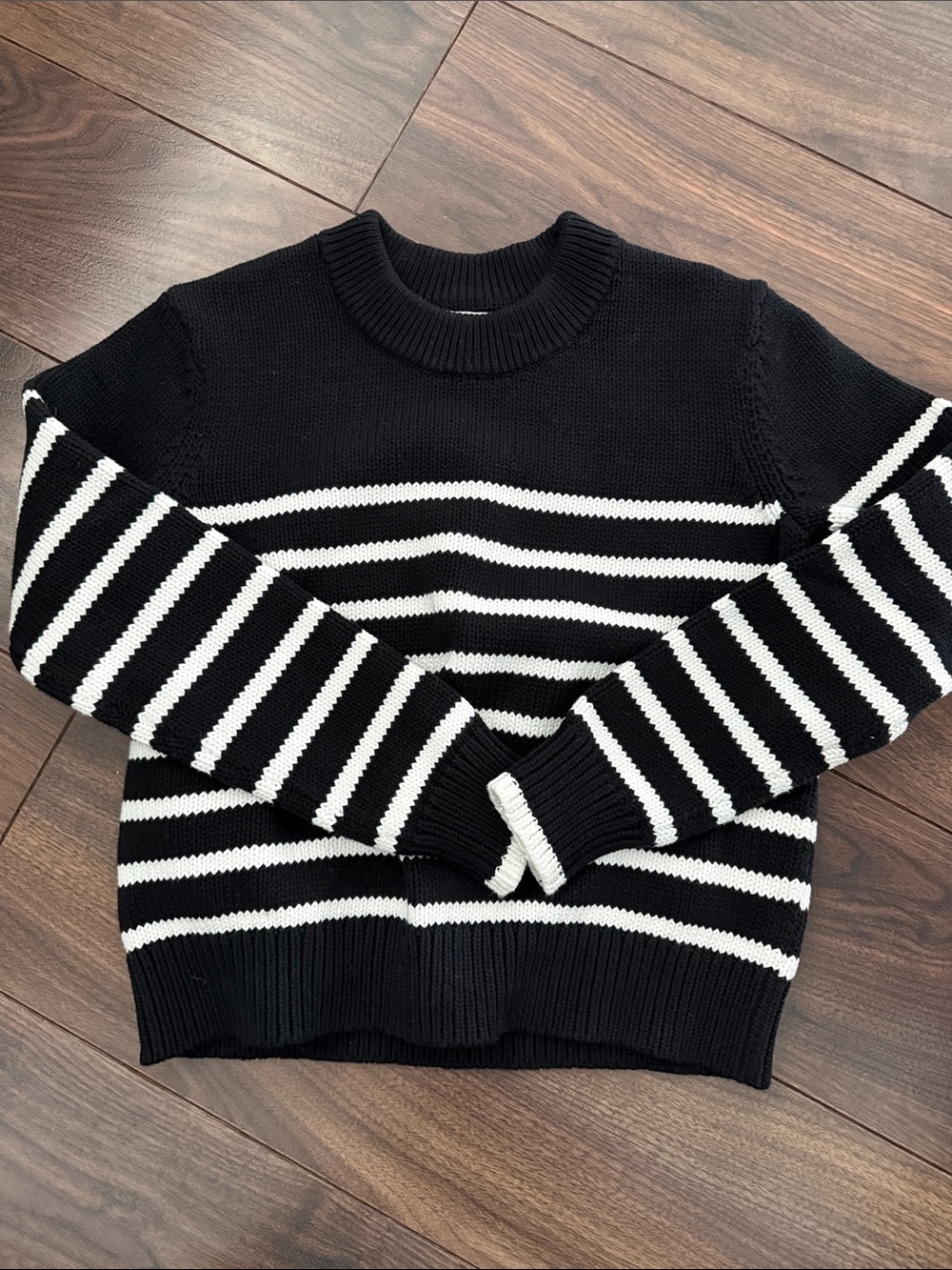 Tutto Knit sweater Black & White striped